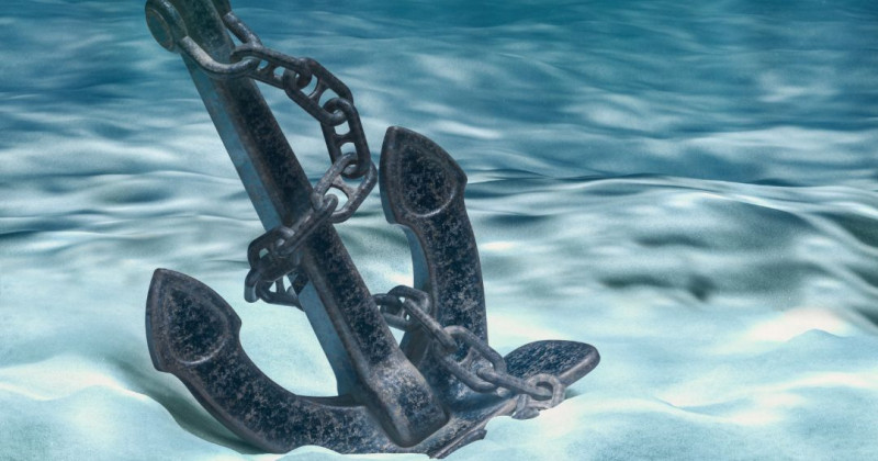 Ancora sul fondale del mare