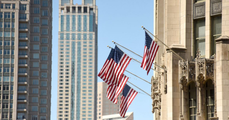 Bandiere americane, grattacieli