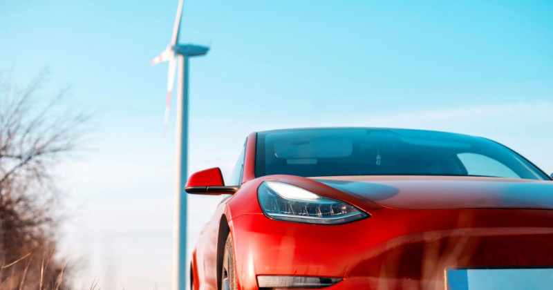 Mercati finanziari - Tesla: risultati deludenti e azioni dell'azienda e dei fornitori in calo