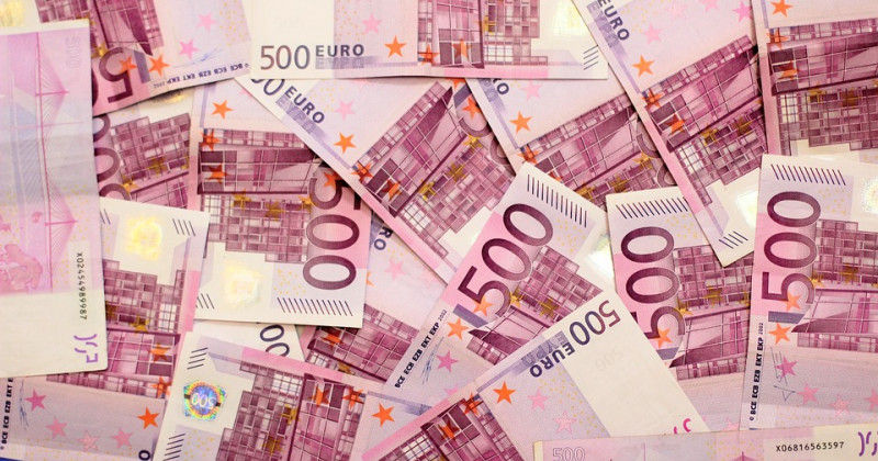 MoneyController