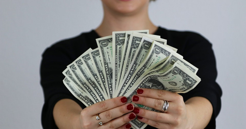 MoneyController